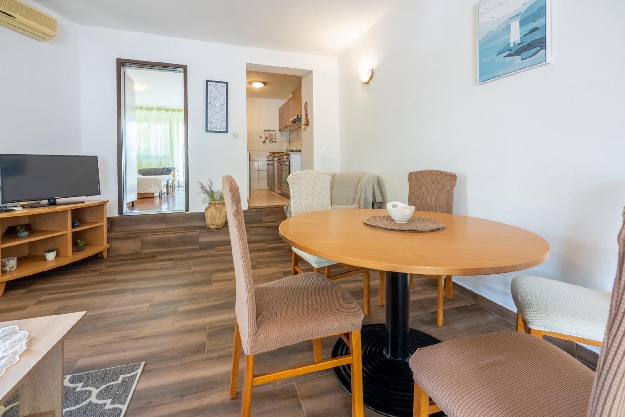 Apartment Dom Jadranovo Buitenkant foto