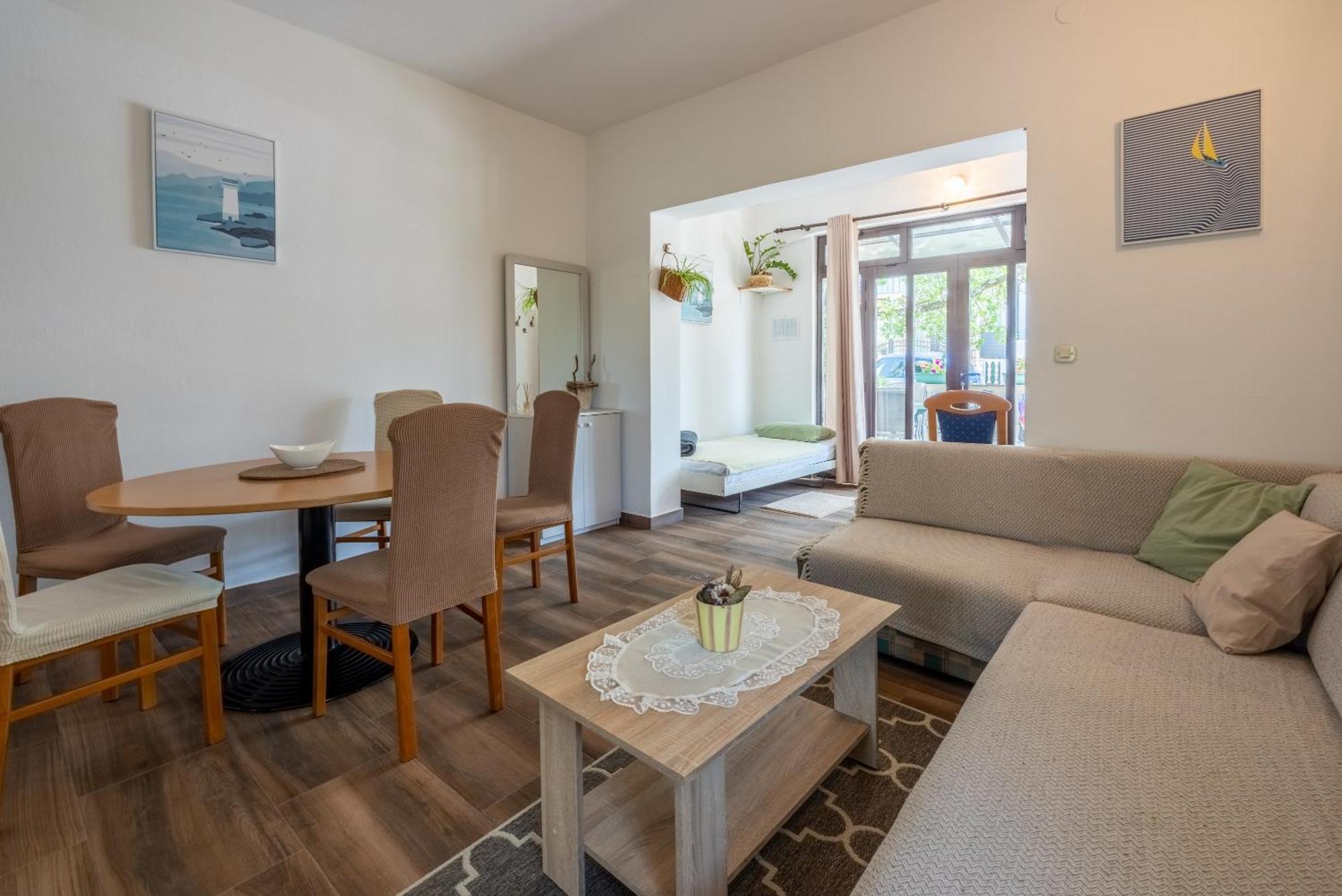 Apartment Dom Jadranovo Buitenkant foto