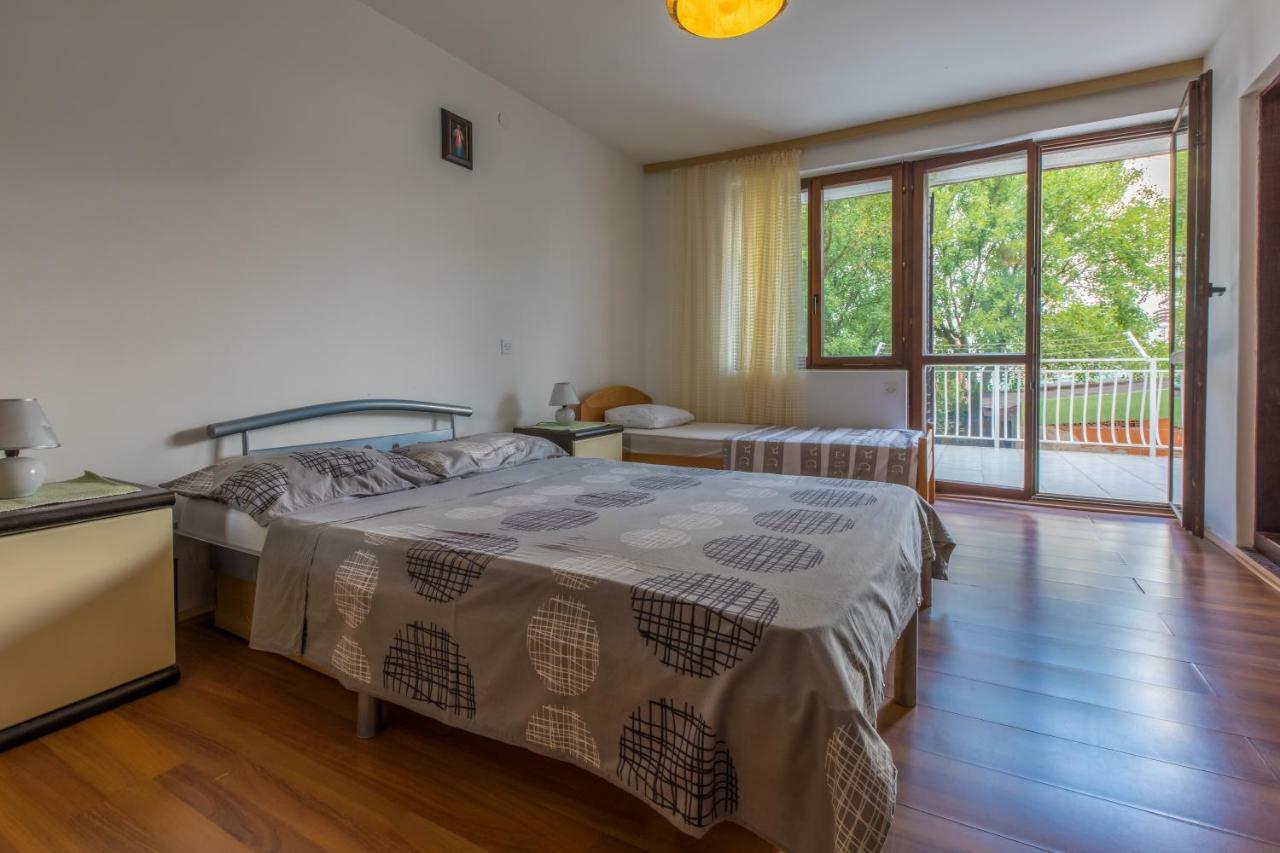 Apartment Dom Jadranovo Buitenkant foto