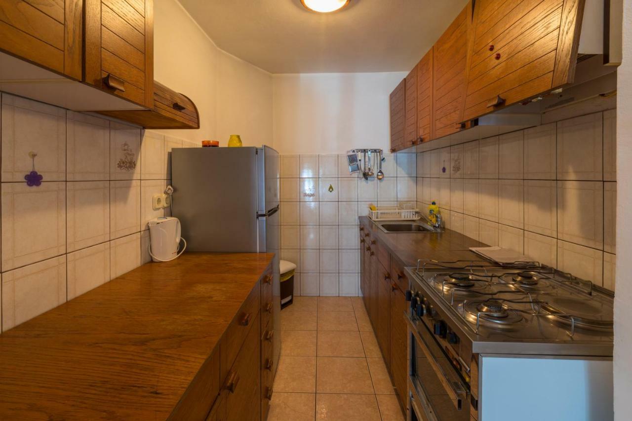Apartment Dom Jadranovo Buitenkant foto