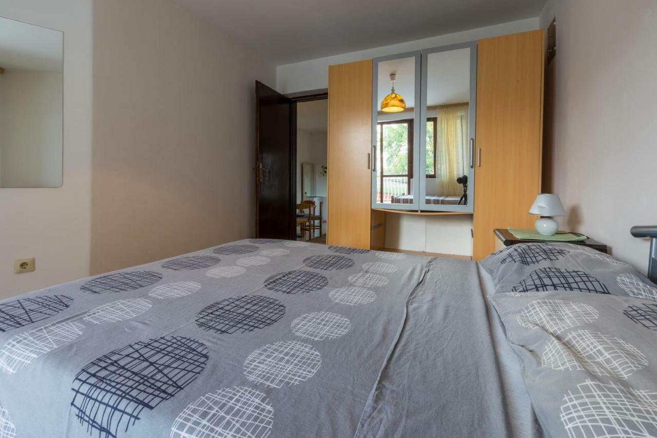 Apartment Dom Jadranovo Buitenkant foto